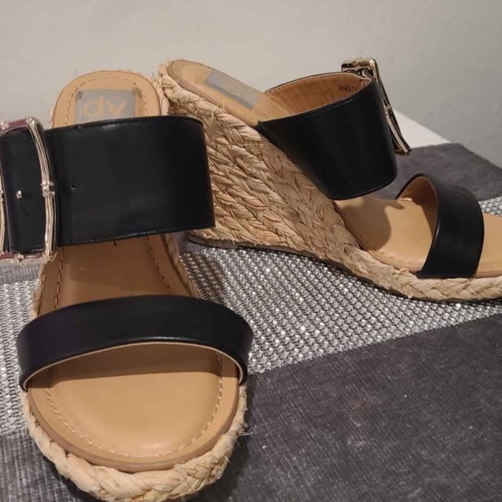 DV by Dolce Vita Black and Tan Wedge Sandals 7.5 Chunky Buckle Design
